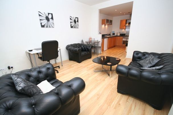 Oswald Street, 1 Bed Furnished Executive City Apartment, – Available 13/11/2024 - Photo 1