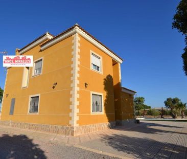 Luxury 5 room Detached House for rent in Perleta, Elche, Valencia - Photo 2