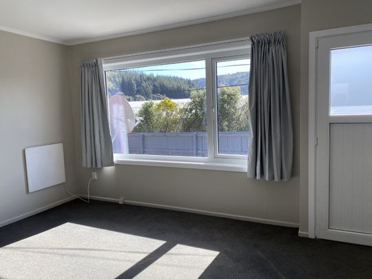 Double glazed 2 Bedroom in Silverstream - Rent lowered!! - Photo 1