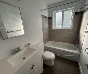 Beau 3 1/2 - Libre immédiatement - Air climatisé - Photo 1