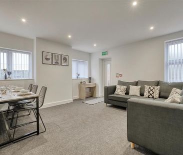 1 bedroom in a house share to rent - Photo 1