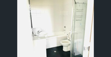 Spacious 3-Level Townhouse in the CBD with 3 Bedrooms 1 Study room+2 Bathroom+Garage - Photo 4