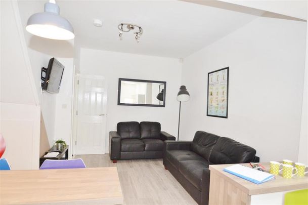 6 bedroom house to rent - Photo 1