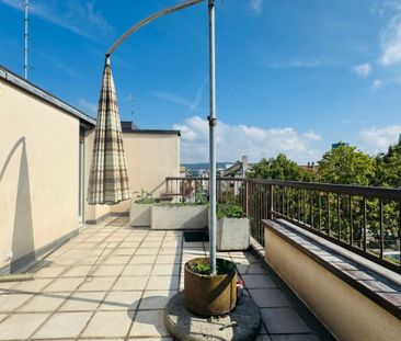 2.5-Zimmerwohnung mit Balkon, eigenem Waschturm, Keller und Veloraum - Photo 2