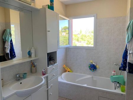 Location appartement récent 3 pièces 74.78 m² à Montselgues (07140) 4 - Photo 4