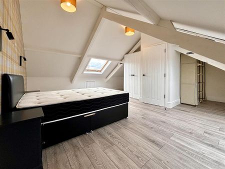 4 bedroom terraced house to rent - Photo 3