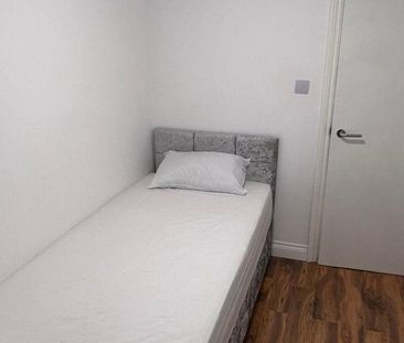 6 bedroom terraced house to rent - Photo 1