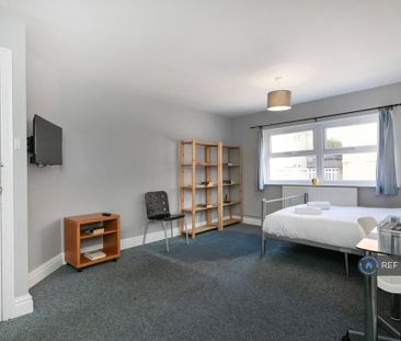 1 bedroom in a house share to rent - Photo 6