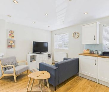 2 bedroom end of terrace house to rent - Photo 6