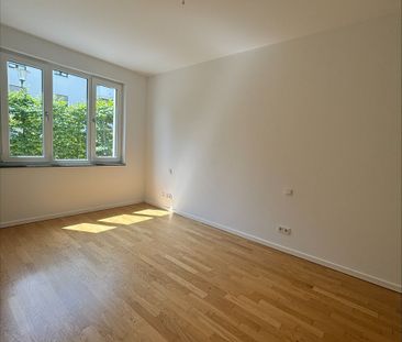 Moderne 2-Zimmer-Wohnung mit sonnigem Balkon und Einbauküche - Foto 3