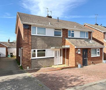 3 bedroom semi-detached house to rent - Photo 5