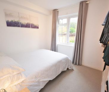 Brangwyn Crescent, London, SW19 - Photo 4