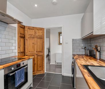 2 bedroom semi-detached bungalow to rent - Photo 4