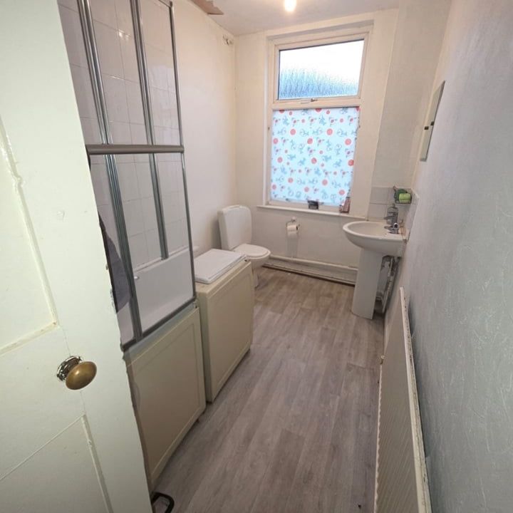 2 Bed Terraced House, Welford Road, LE2 - Photo 1