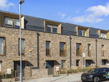 5 bedroom terraced house to rent - Photo 4