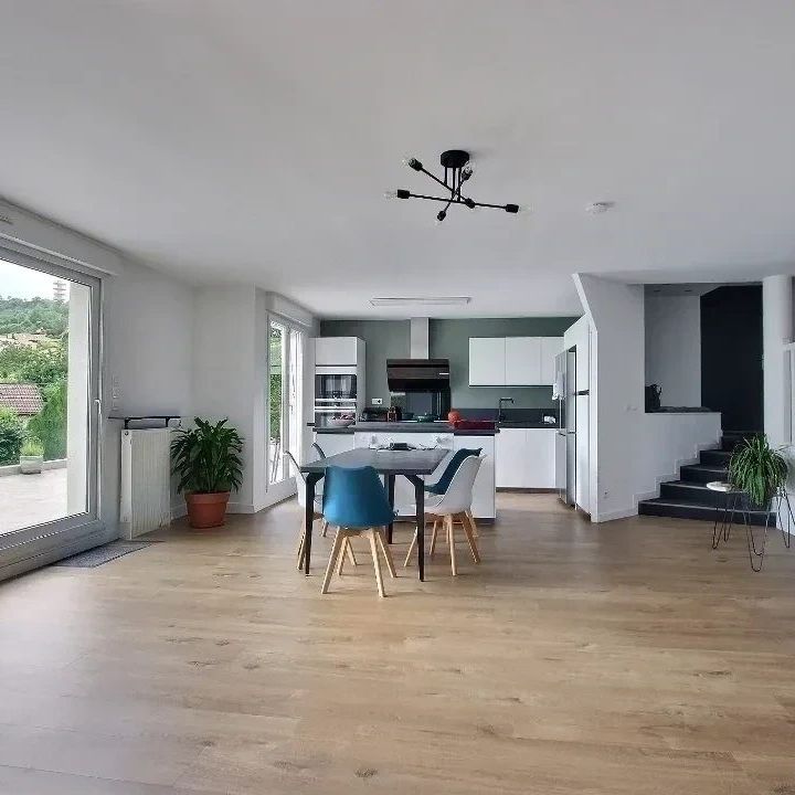 Location Maison 5 pièces 123m² CLERMONT FERRAND 63100 - Photo 1
