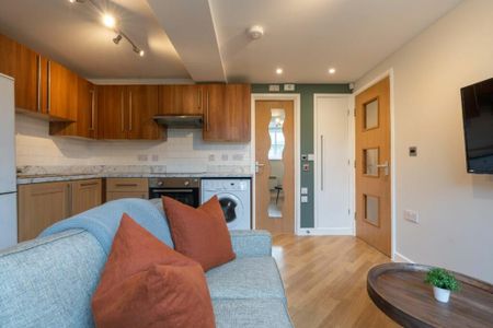 Jesmond Road, Newcastle Upon Tyne - Photo 3