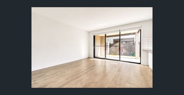 Room For The Whole Family! - Photo 1