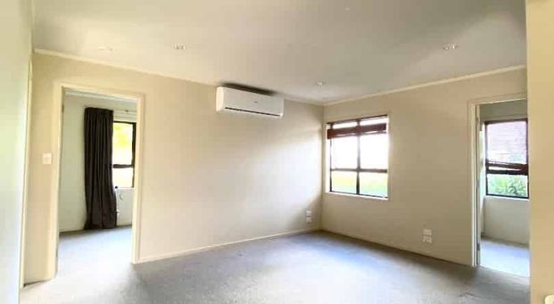 Find this lovely gem in Manly! - Photo 1