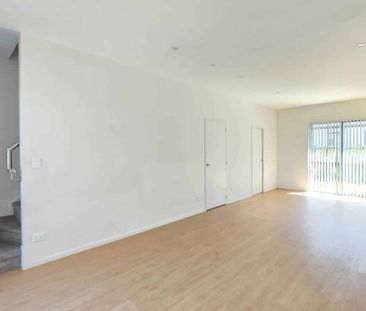 Executive Living in a Prime Location! - Photo 4