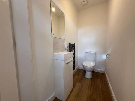 3 bedroom semi-detached house to rent - Photo 5