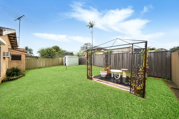 41 Oak Drive, Georges Hall NSW 2198 - House For Rent | Domain - Photo 1