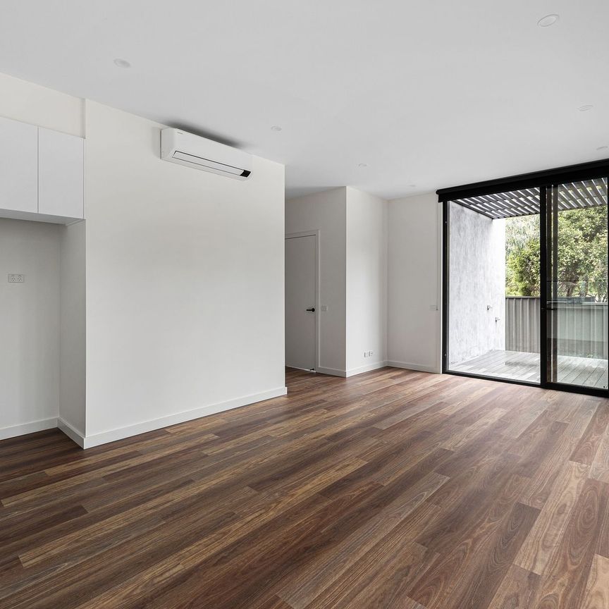 Brand-New Luxury Living Backing onto Swanston Reserve - Photo 1