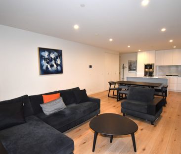 Modern Apartment in the Heart of Bentleigh - Photo 2