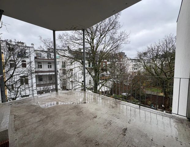 2-Zimmer Altbau mit Balkon zum Verlieben: Renoviert in Pempelfort! - Photo 1