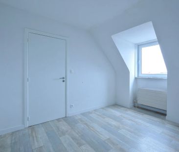 Vernieuwd appartement met 2 slaapkamers te huur te Oostende - Photo 5