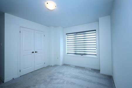 For Lease - 8 Copperhill Heights, Barrie, Ontario - Photo 5