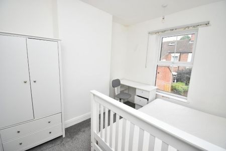 3 bedroom terraced house to rent - Photo 3