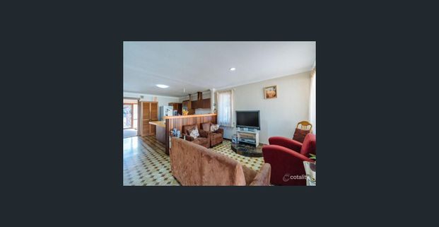 Modern Family Home for Rent $800 - Kardinya - Photo 1