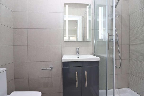 Grand Parade, Surbiton, KT6 - Photo 1