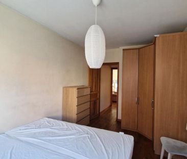 IXELLES: APPARTEMENT MEUBLE 2 CHAMBRES + TERRASSE + PARKING - Ixelles - Foto 4