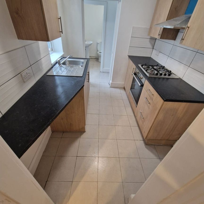 3 Bed End Terrace, Arthur St, CH41 - Photo 1