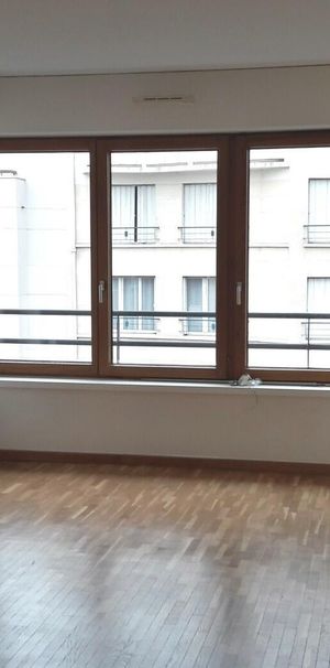 location Appartement T2 DE 53.29m² À PARIS - Photo 1