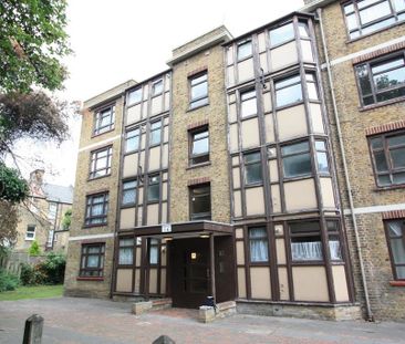 3 bedroom flat to rent - Photo 6