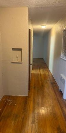 Large one bedroom available right now!! - Photo 1