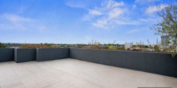 Stylish Living in the Heart of Homebush - Photo 3