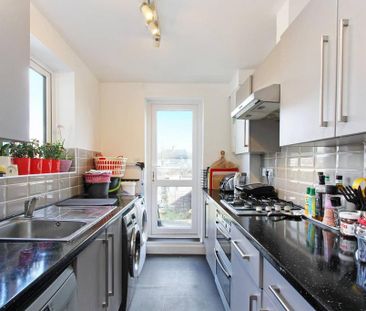 3 bedroom flat to rent - Photo 3