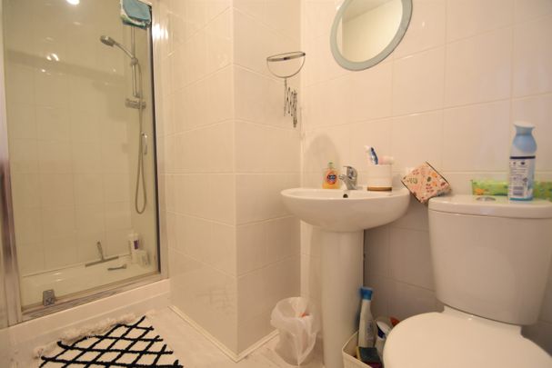 4 bedroom terraced house to rent - Photo 1