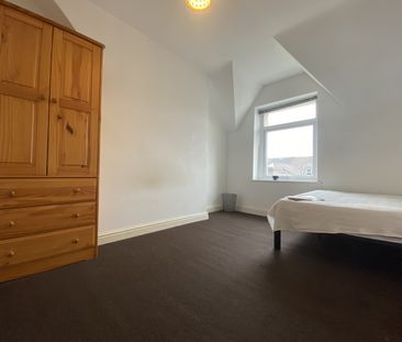 Llanbleddian Gardens, Cathays - Photo 4