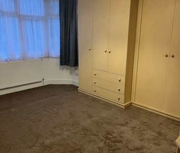 5 Bed Semi-Detached House, Hay Lane, NW9 - Photo 5