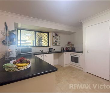 This fantastic family home with double side access and solar panels... - Photo 3