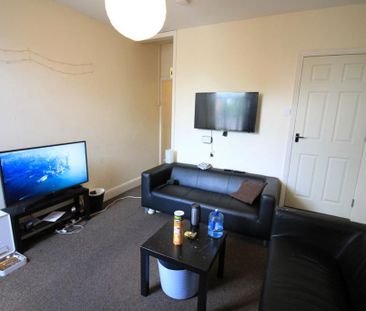 4 bedroom terraced house to rent - Photo 1