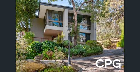 Executive Perth Hills Home - Photo 2