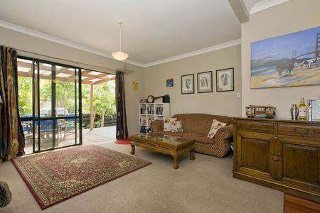 POINT ENGLAND - 3 bedroom home - Photo 3