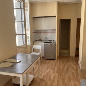 Location Appartement 1 pièce 22m² ANGOULEME 16000 - Photo 2