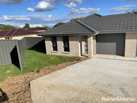Spacious 2 bedroom unit - Photo 4